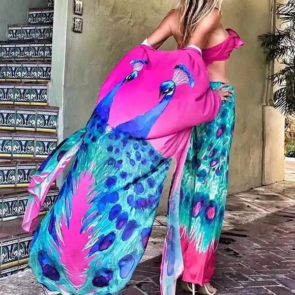 Lena Vie Boutique Other - NWOT Monte Carlo Daytime Luxury Life Peacock Kimono one size fits all